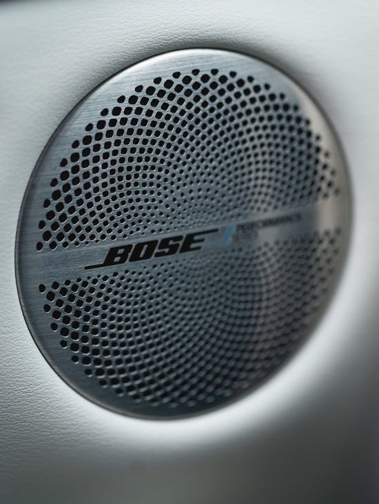 Bose® Performance Series audio system with 16 speakers